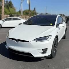 Скачать взломанную Electric Tesla Model X Driver [МОД много монет] на Андроид - Версия 2.3.1 apk